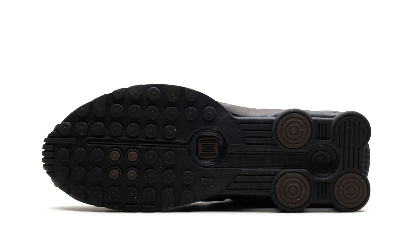 Shox R4 WMNS"Ironstone Off Noir" AR3565 007