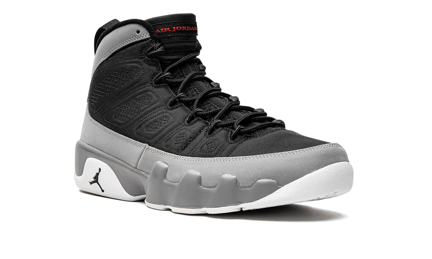 9 Retro "Particle Grey" CT8019 060