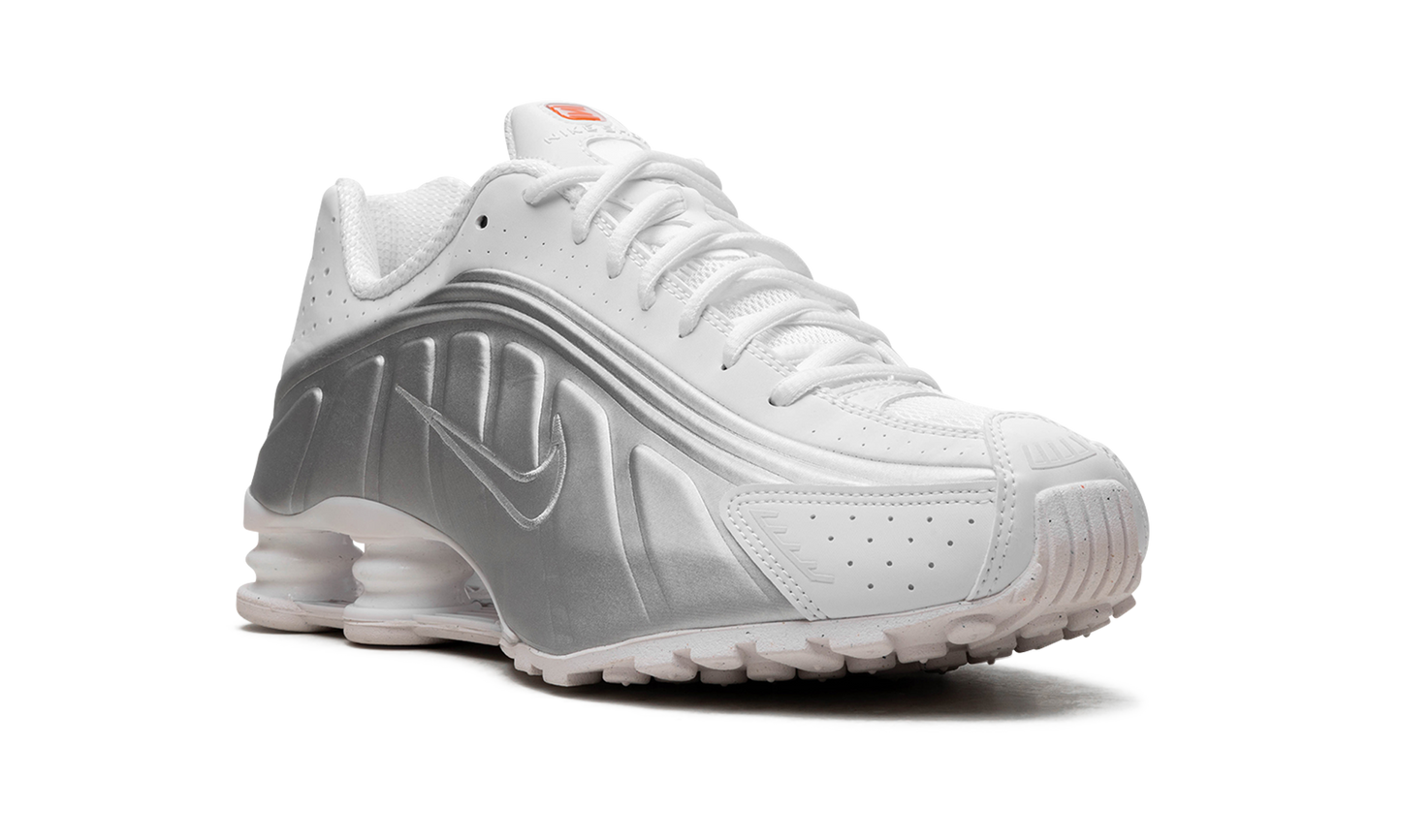 SHOX R4 MNS WMNS"Metallic silver" AR3565 101