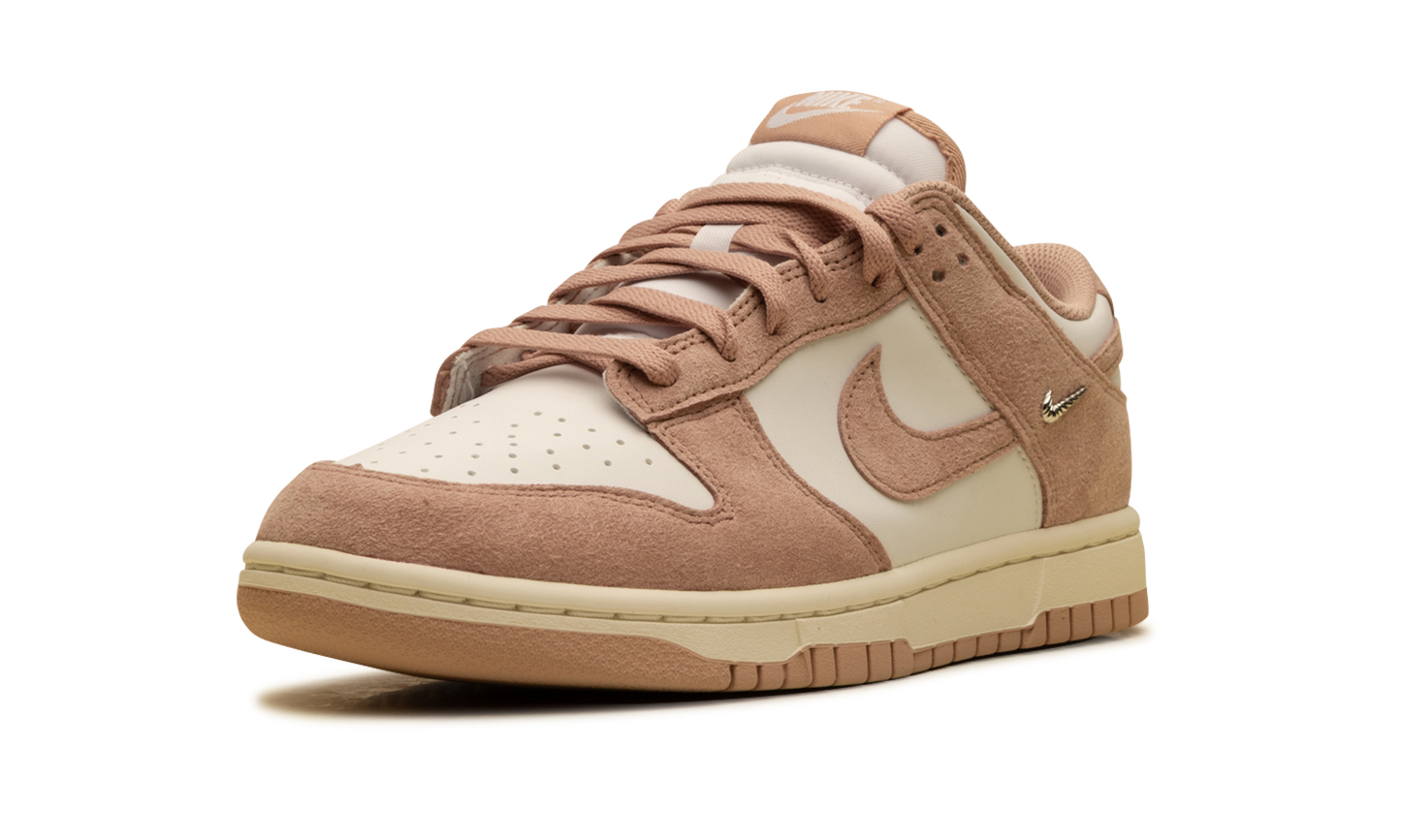 Dunk Low WMNS"Mini Swoosh - Rose Whisper" IB4417 102