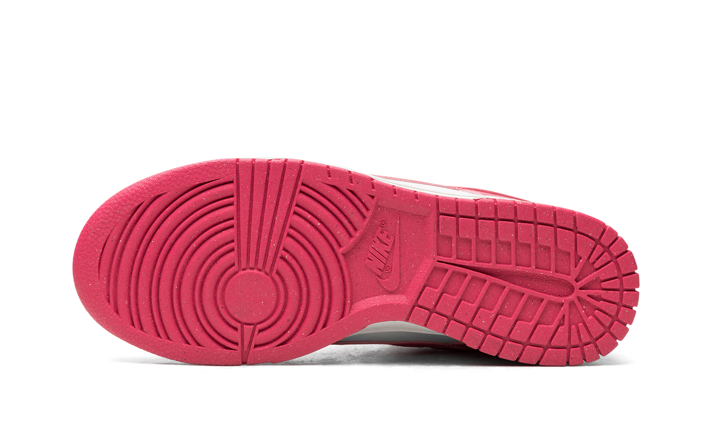 Dunk Low. WMNS"Pink" DD1873-600