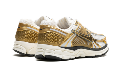 Zoom Vomero 5 WMNS"Metallic Gold" HF7723 001