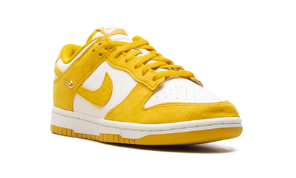 Dunk Low WMNS"Dark Sulfur Gold Mini Swoosh" IB4417 101
