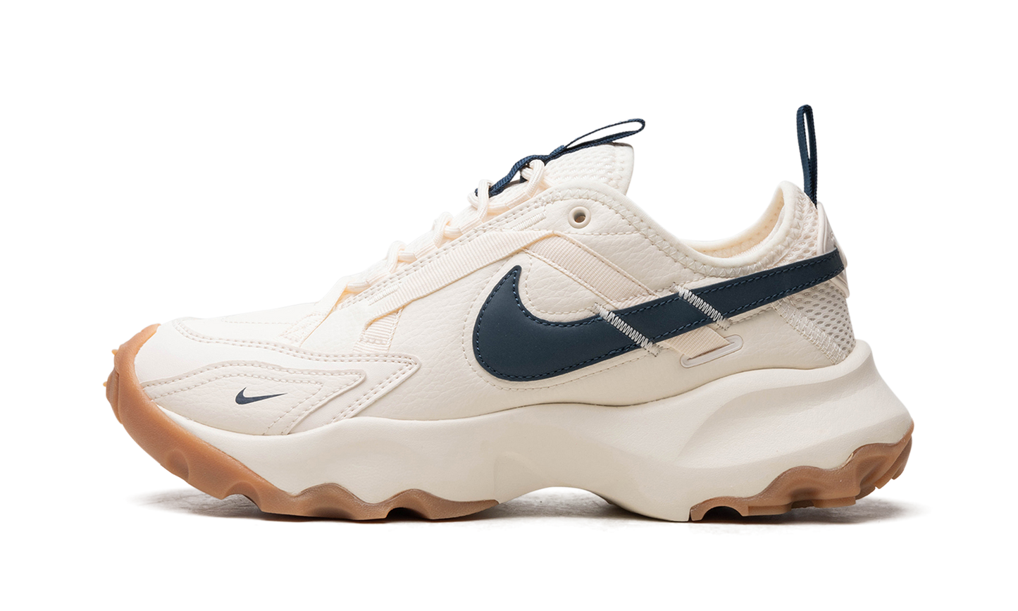 TC 7900 WMNS"Pale Ivory Armory Navy" DD9682 103